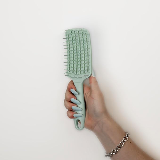 Cricket Hapi De-Knot Delight Detangler Brush Smedium - Featuring 100+ Soft Bristles, Soft, Flexible, and Gentle Design, 3 Adjustable Hair Rows for All Hair Types, and Compact Brush Head - Light Green