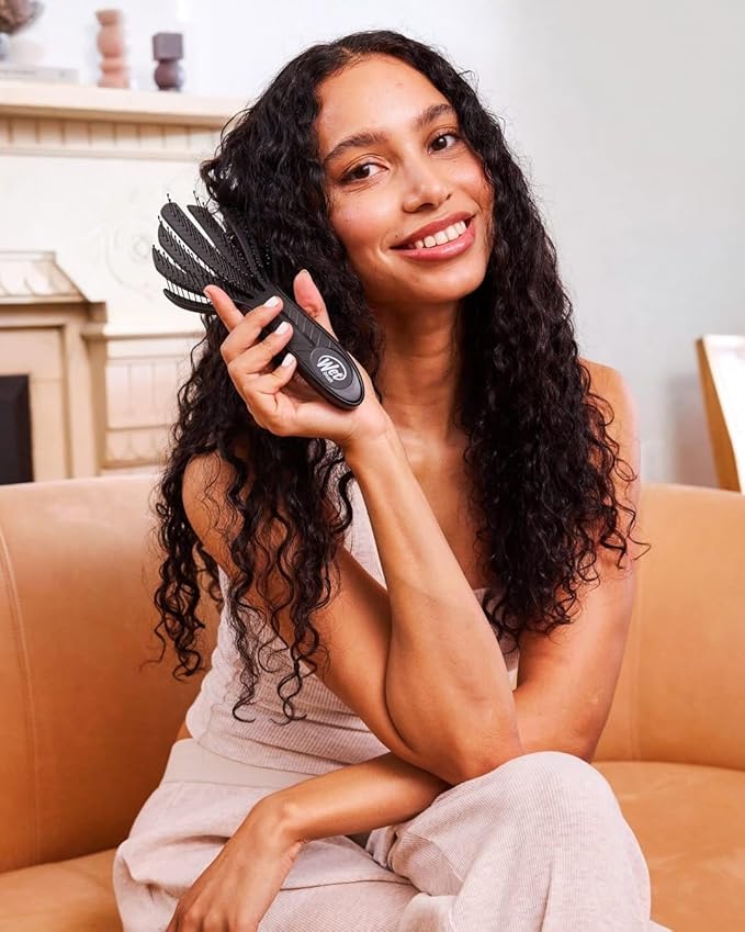 Wet Brush Go Green Curl Detangler Hair Brush - Black - Ultra-Soft IntelliFlex Detangling Bristles Glide Through Tangles with Ease - Great For Curly Hair - No Split Ends & Pain-Free (Pack of 2)