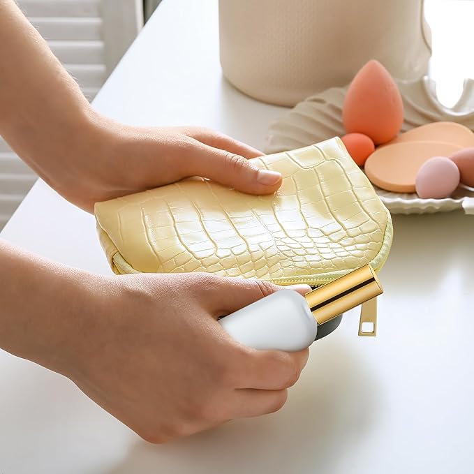 Roshtia 30 Pcs 3.4 oz/ 100 ml Gold Glass Spray Bottle Refillable Frosted Perfume Atomizer Clear Decorative Empty Bottles with Fine Mist Sprayer Pump for Face Body Travel