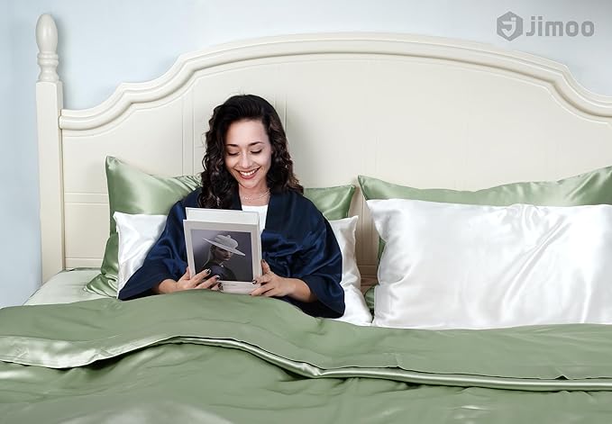 100% Mulberry Silk Pillowcase for Hair and Skin, 22 Momme Pure Natural Silk Pillow Case Both Sided with Zipper, Pillow Cover for Women Mom Men (Matcha, King 20''×36'', 1 Pack)