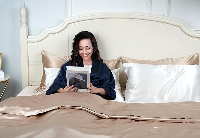 100% Mulberry Silk Pillowcase for Hair and Skin, 22 Momme Pure Natural Silk Pillow Case Both Sided with Zipper, Pillow Cover for Women Mom Men (White, Standard 20''×26'', 1 Pack)